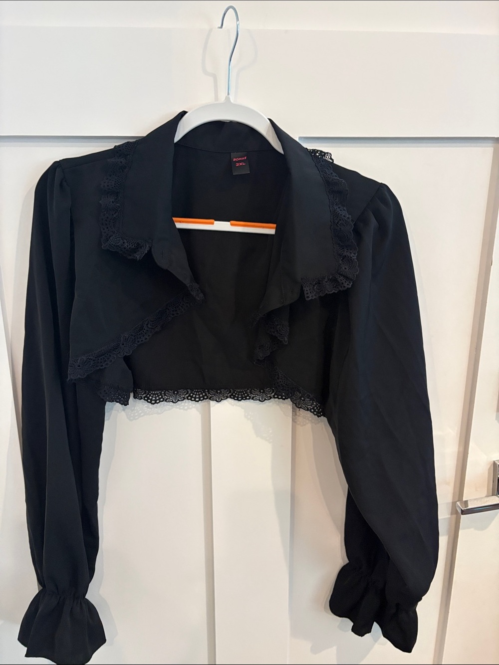 ROMWE Black Lace-Trim Cropped Bolero Top